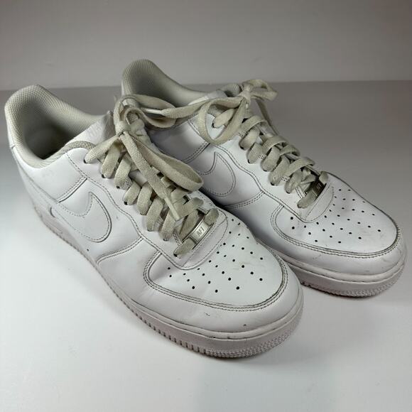 Nike Air Force 1 Sneakers Men's Low 10.5 Triple White Shoes CW2288-111 - Picture 4 of 9